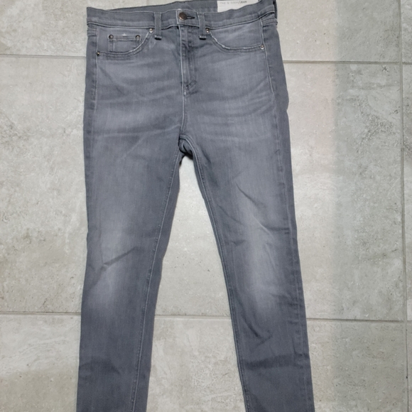 Rag & bone 10" Capri in dark grey - Picture 2 of 8